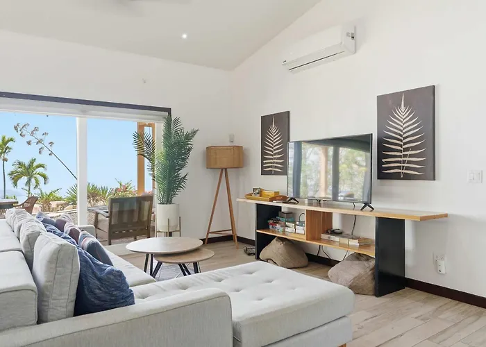 Luxury Oceanview Pool & Private Casita Holiday home