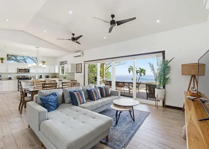 Holiday home Luxury Oceanview Pool & Private Casita *